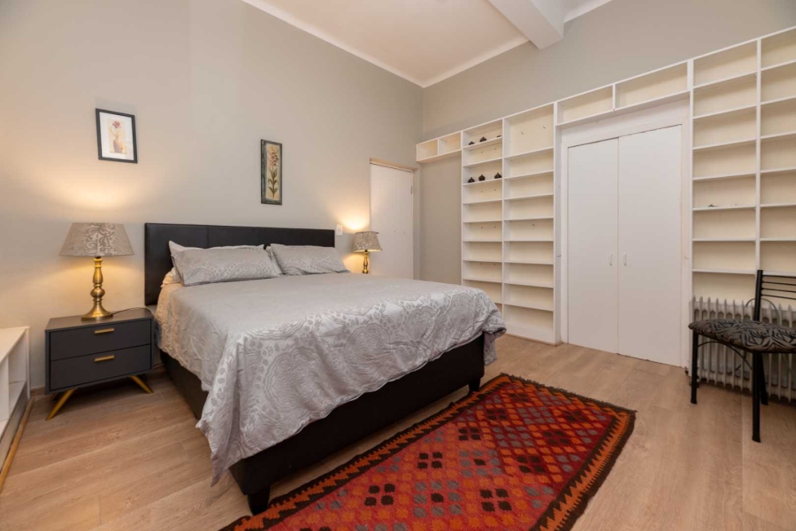 2 Bedroom Property for Sale in Sea Point Western Cape